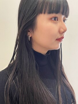 アイヴィ 表参道(IVY) ワイドバングストレートヘア 黒髪フルバングぱっつん前髪