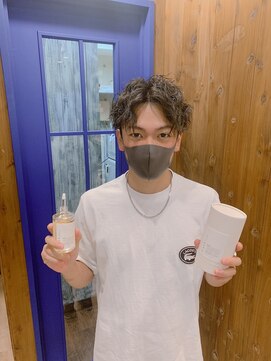 プロペラ(PROPELLER) センターパートパーマスタイル^ ^