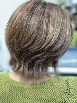 スナリー(Snaly) ウルフ/くびれボブ/ネオウルフ/くびれショート/首里