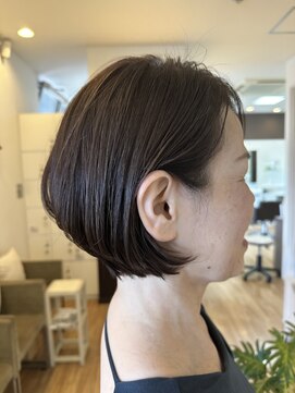 ルシード スタイル レクラ 栄生店(L'UCIDO STYLE L'eclat) 大人ショートボブ