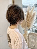 イロ(iro)&nbsp;大人可愛いショートボブ/軽く流れるショート/ダークグレージュ