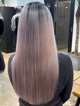 メリー オオサカ(Merly Osaka) 心斎橋/バレイヤージュ/レイヤーカット/海外レイヤー