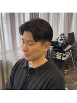 ニコ シモノセキ(NIKO Shimonoseki)&nbsp;「NIKO」直毛さんを助けるセンターパートパーマ　メンズパーマ