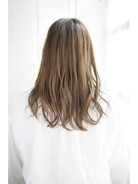 トランクイル サフリック(TRAN9UIL safric) 20代30代40代 ウエットロングでひとひねり【烏丸】