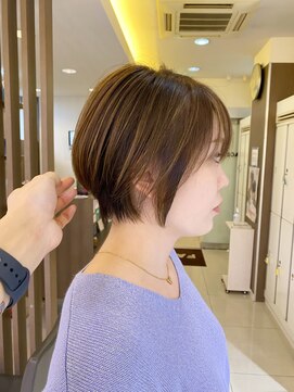 ケンジ 洋光台(KENJE) 丸みショート×細ハイライトstyle by田爪【洋光台美容室】