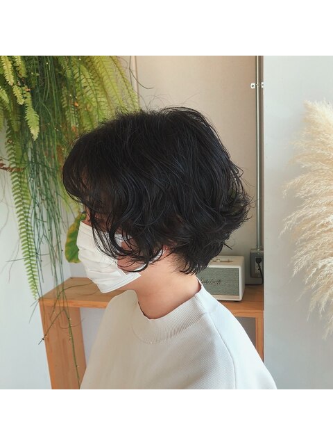 ショートヘアのワンカールパーマ