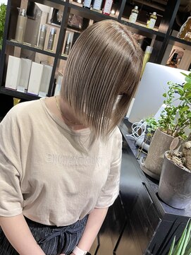 アルカナ 明治神宮前原宿(ARCANA) ハイライト　くすみベージュ　ケアブリーチ　デザインカラー