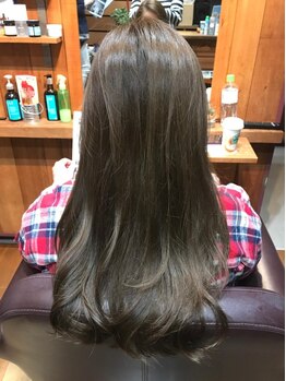 フゥーヘアー(Foo hair)の写真/11種類のトリートメントを使用して、繰り返すほど髪質改善♪うねり等のお悩みも髪の内側からまとまる髪へ★