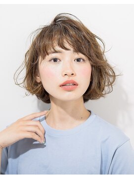 エイチバイシオミエイチ 神戸三宮(H by shiomi H) ゆるふわ外はねシースルーバングボブ