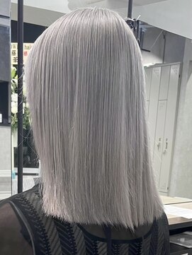 ロウル 渋谷(LOWRL) グレーシルバー