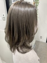ユウル 横浜(juhl.) レイヤーカットカーキアッシュ２０代３０代４０代オリーブカラー