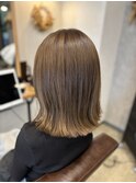 切りっぱなし×ベージュ
