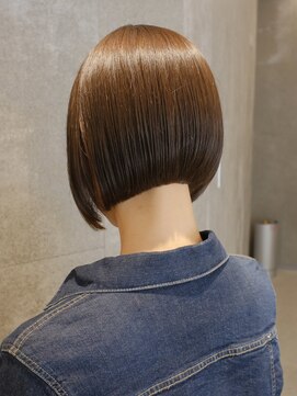 ピークアブー 原宿ハラカド(PEEK-A-BOO) くせ毛多毛ショートボブ前下がりラインシルエットボリューム