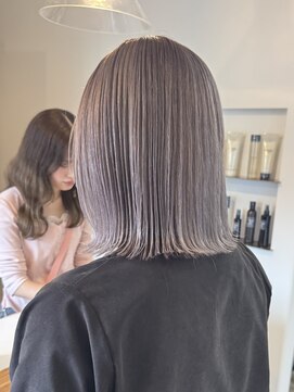 ミルヘアデザイン(mil hair design) 切りっぱなしボブ　ブルーブラック　ブリーチカラー　暗髪