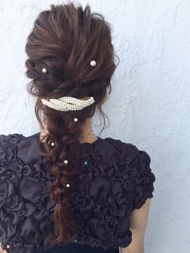 アンジュ(ange) ［ange maco］パール×編み込み×ダウンスタイル