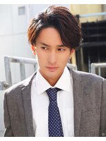 スーツ短髪ツーブロック束感モテる黒髪パーマ流行新郎髪型結婚式