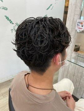 クローバー 本店(CLOVER) ゆるめパーマ×２ブロック