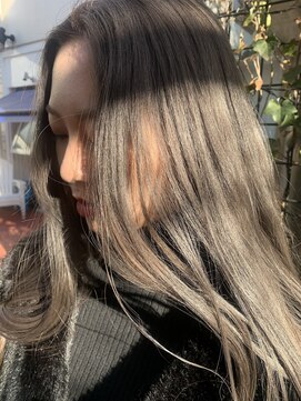 バズ(BUZZ) 柔らかグレーベージュ