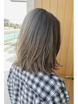 シャメル(Chamel) 外ハネボブ◇20代30代40代ヘアスタイル◇アッシュグレージュ