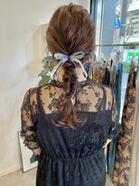 ヘアーアイスカルテット(HAIR ICI QUARTET) 20代30代大人可愛いお呼ばれスタイル編みおろしベージュカラー