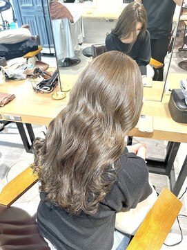 エイト 横須賀中央店(EIGHT) オリーブベージュ