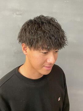 バース バイ ハピネス(BIRTH by happiness) メンズ　チリつかない縦落ちツイストスパイラルパーマ