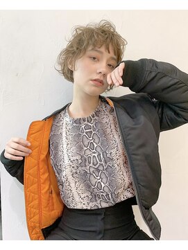 ブルー 博多(Blue) 髪質改善／博多/ パーマ風コテ巻きショート