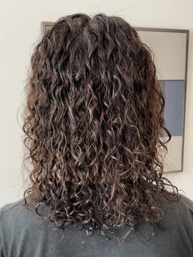 アンフェインド02(UNFEIGNED 02) クラゲヘアー/小顔に見せるヘア/ココアベージュ/伏見/栄