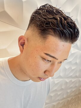 銀座マツナガ 浅草店 スキンフェード/アップバング/バーバースタイル