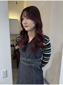 深めなレッドカラー
