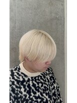 モニカ(MONIQA) ホワイトブロンド