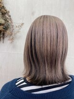 プランタン(Printemps)&nbsp;大人可愛いナチュラルくびれストレートミディ透明感グレージュ