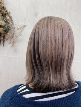 プランタン(Printemps) 大人可愛いナチュラルくびれストレートミディ透明感グレージュ