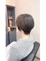 オト(oto) 上品さと洗練を叶える大人ショート/レイヤー/くびれ/艶感