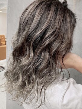 ノア(noa.) 【豊中美容室noa.】外国人風バレイヤージュ♪♪