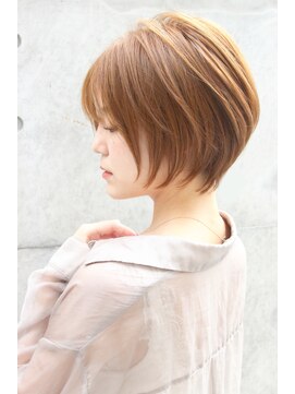 レウナ 外苑前(Reuna) 【30代40代50代】カットで決まる大人可愛いショートボブ