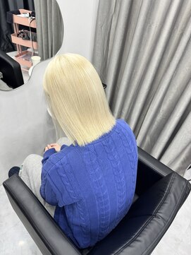 モア シルエ(MoA cilue) ホワイトブロンド/