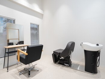 ルーム 四日市店(room)の写真/《NEWOPEN◇四日市シェアサロン》全席個室の完全マンツーマン施術◇経験豊富なstylistが在籍