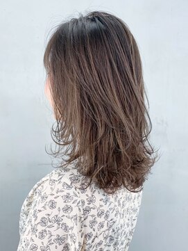 アルバム 銀座(ALBUM GINZA) レイヤーオリーブ_フォギーベージュウェーブパーマ_ba293812