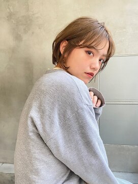 シエスタ(Siesta) siesta 京都☆シースルーバング×ブルーベージュ