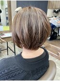 ベージュショートボブ