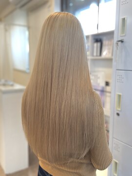 ペールベージュ