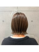 切りっぱなしボブ×オリーブベージュ