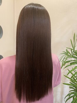 表面だけでなく、髪の内部から潤う髪に！Shiny Hairのトリートメントで憧れのうるツヤ髪へ…☆