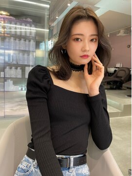 ジーナ 名駅(XENA.) 《xena/中島》ミディアムレイヤー♪＋ワンホンヘア♪