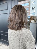 ルーツ(Roots)&nbsp;☆透明感×動き☆ハイライトカラー×レイヤーカット☆