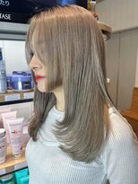 アイティーバイアルバム 松戸店(IT by ALBUM)&nbsp;美髪エモージュカーキベージュレイヤーロング_ba487311