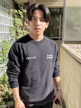 ファイブシーン アオヤマ(5SCENE AOYAMA) センターパートツーブロック大人刈り上げ