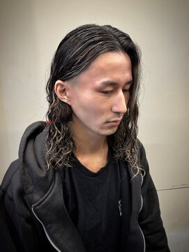 ビンゴ(BINGO) 2067黒髪ハイライトメッシュ刈り上げバリカンアートマンバンヘア