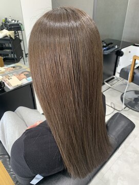 ディティール(Detail) メンテナンスカット×ダークブルージュ